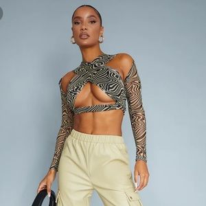 PLT- Underbust Cross front Long Sleeve Crop Top